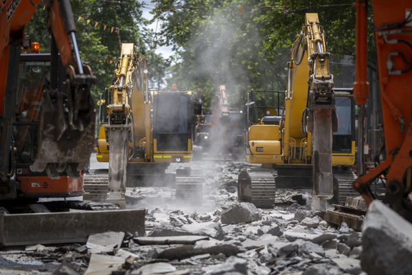 Digging up the old track, William Street stop upgrade